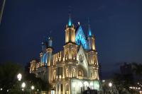Igreja Matriz muda iluminao em aluso ao Novembro Azul