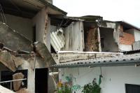 Defesa Civil interdita casas e auxilia na liberao do trfego no Cordeiros