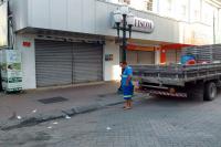 Sistema de drenagem da Rua Herclio Luz recebe limpeza 