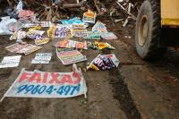 Urbanismo retira 100 placas irregulares em Itaja