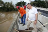 Municpio inspeciona acabamentos na obra da Ponte Tancredo Neves