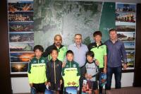 Atletas japoneses de futsal visitam Itaja