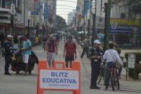 Edutran realiza blitz educativa para comemorar o Dia Internacional do Pedestre