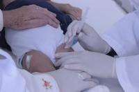 Municpio imuniza crianas contra pneumonias e bronqueolites