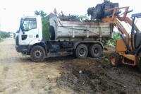 Secretaria de Obras recolhe 17 cargas de entulho em terreno na Murta