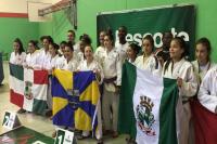 Itaja ergue o trofu de terceiro lugar na Olimpada Estudantil Catarinense