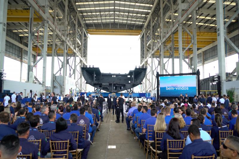 Cerimônia solene comemora conclusão da base da primeira fragata da Marinha em construção em Itajaí