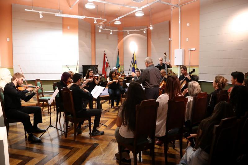 Orquestra de Câmara do Imcarti e Coro Carpe Diem são atrações do Música no Museu