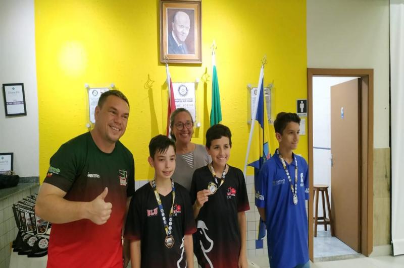 Confira os campeões do 1º Campeonato de Xadrez Online de Timbó