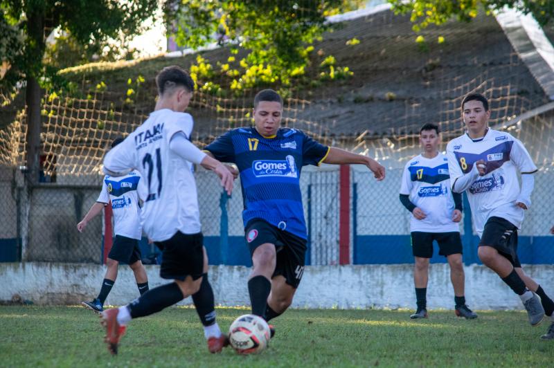 Inscries para seletiva municipal do Catarinense Escolar de Futebol esto abertas