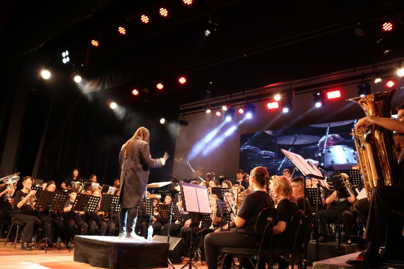 Banda Filarmônica realiza espetáculo em homenagem a Itajaí no Teatro Municipal