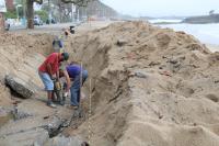Obras na praia de Cabeudas recuperam passeio destrudo pela ressaca