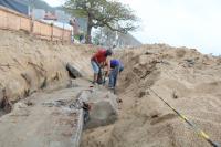 Obras na praia de Cabeudas recuperam passeio destrudo pela ressaca