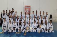 Atletas de taekwondo de Itaja participam de exame e graduao de faixa