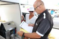 Operao Vero fiscaliza restaurantes, quiosques e ambulantes nas praias de Itaja