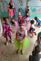 Bailinho de carnaval agita unidades de ensino de Itaja