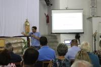 Comunidade debate os projetos de reurbanizao da avenida Itaipava e capela morturia