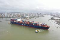 Complexo Porturio de Itaja recebe o maior navio em operao na costa brasileira