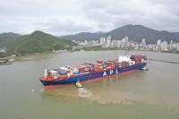 Complexo Porturio de Itaja recebe o maior navio em operao na costa brasileira