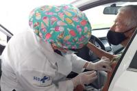 Itaja promove drive-thru de vacinao contra Covid-19 para idosos com 80 anos ou mais