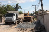 Obras de drenagem interrompe trnsito na Avenida Itaipava