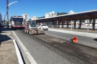 Avenidas do Centro de Itaja recebem novo asfalto 