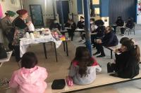 Professoras de ingls fazem Festival de Panquecas para ensinar novas palavras