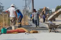 Reurbanização da Avenida Itaipava constrói novas calçadas acessíveis