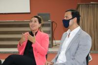 Camila Cury visita Itajaí para conferir as boas práticas da Escola da Inteligência