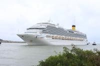Primeiro navio da temporada chega a Itajaí com milhares de turistas