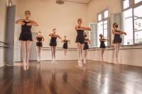 Bailarinas de Itaja formam-se no Ensino Fundamental da Escola Nacional de Ballet Cubano