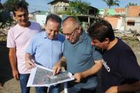 Itajaí realiza a demolição de casas para o início da obra do novo trevo da BR-101 com rodovia Antônio Heil