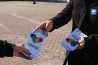 Município de Itajaí realiza ação de combate à LGBTfobia na praça Arno Bauer