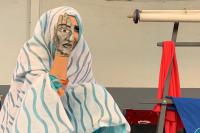 Escolas de Itajaí recebem espetáculo sobre a história de Malala