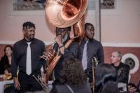 Orleans Street Jazz Band realiza intervenções musicais na cidade nesta sexta-feira (09)