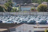 Porto de Itajaí recebe 688 veículos importados das montadoras BMW e GM