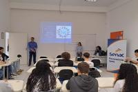 Procon dá palestra de orientação para jovens aprendizes de Itajaí 