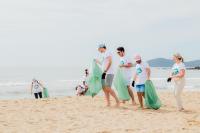 INIS participa de mutiro de limpeza na Praia Brava 