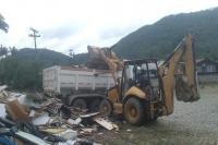 Mutiro de limpeza da Secretaria de Obras coletou mais de 4 mil m de resduos
