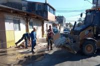 Secretaria de Obras realiza mutiro de limpeza no bairro So Vicente
