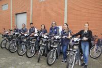 Agentes comunitários de Itajaí recebem bicicletas para auxiliar nas visitas domiciliares