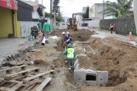 Obras de drenagem na rua Odlio Garcia entram na fase final