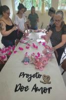 Grupo de idosos de Itaja cria bonecas de feltro em prol do Outubro Rosa