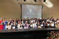 Técnica de Itajaí ganha Prêmio Profissional Destaque de Enfermagem em Santa Catarina 2023