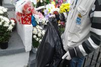 Sade recolhe 95 sacos de lixo com embalagens nos Cemitrios