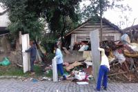 Municpio realiza ao de limpeza no bairro Cordeiros