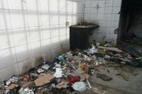 Municpio faz limpeza emergencial contra dengue em posto de combustvel abandonado