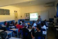 Alunos da Escola Martinho Gervasi recebem palestra sobre resduos slidos