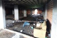 Municpio realiza limpeza emergencial em prdio abandonado no Centro