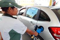 Gasolina comum est mais cara em novembro